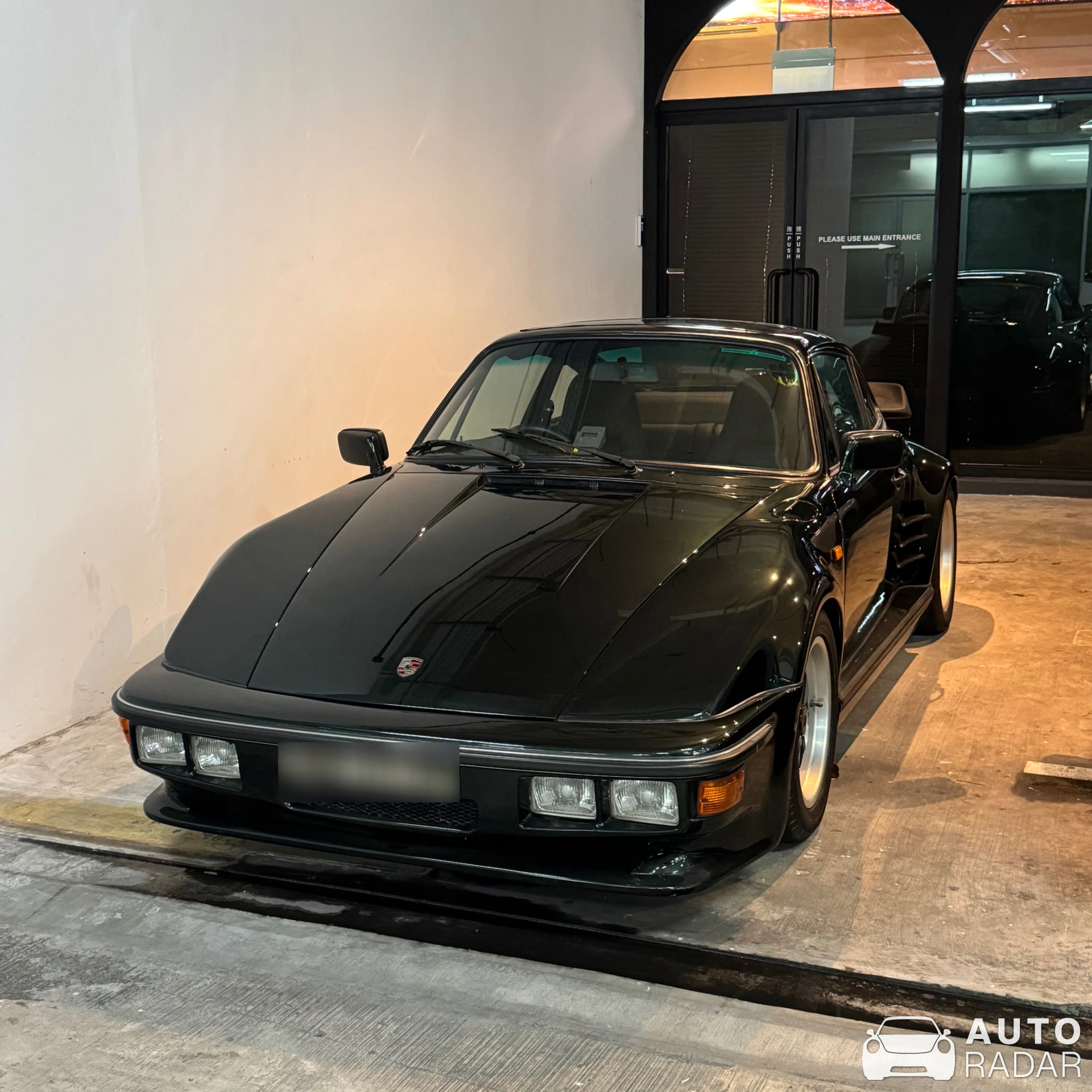 Porsche 930 Turbo Flachbau spotted in Singapore