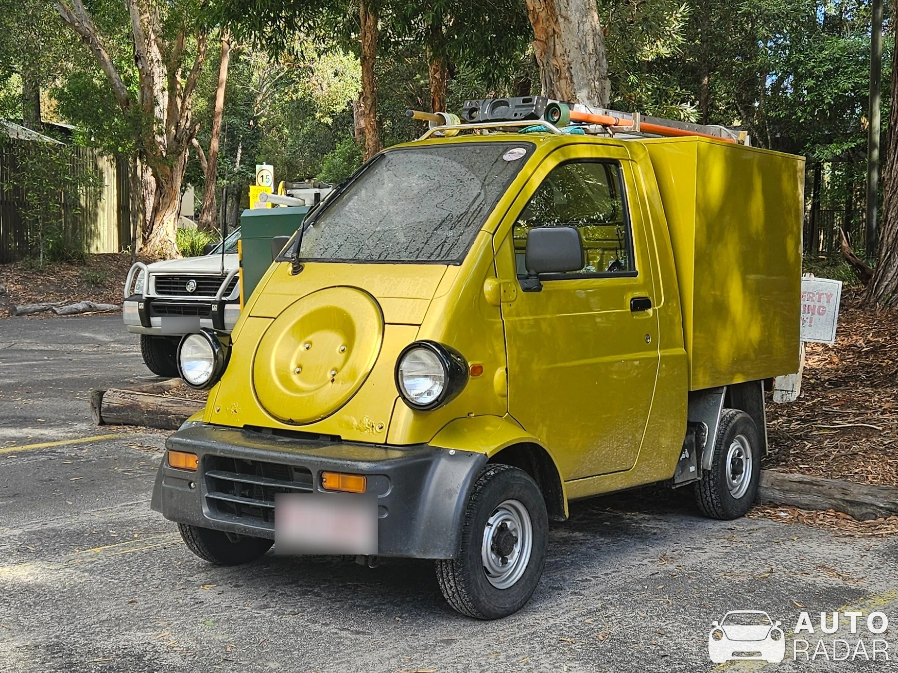 Daihatsu Midget spotted in K'gari