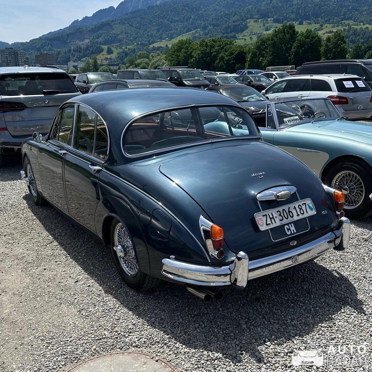 Jaguar Mark II spotted in Luzern