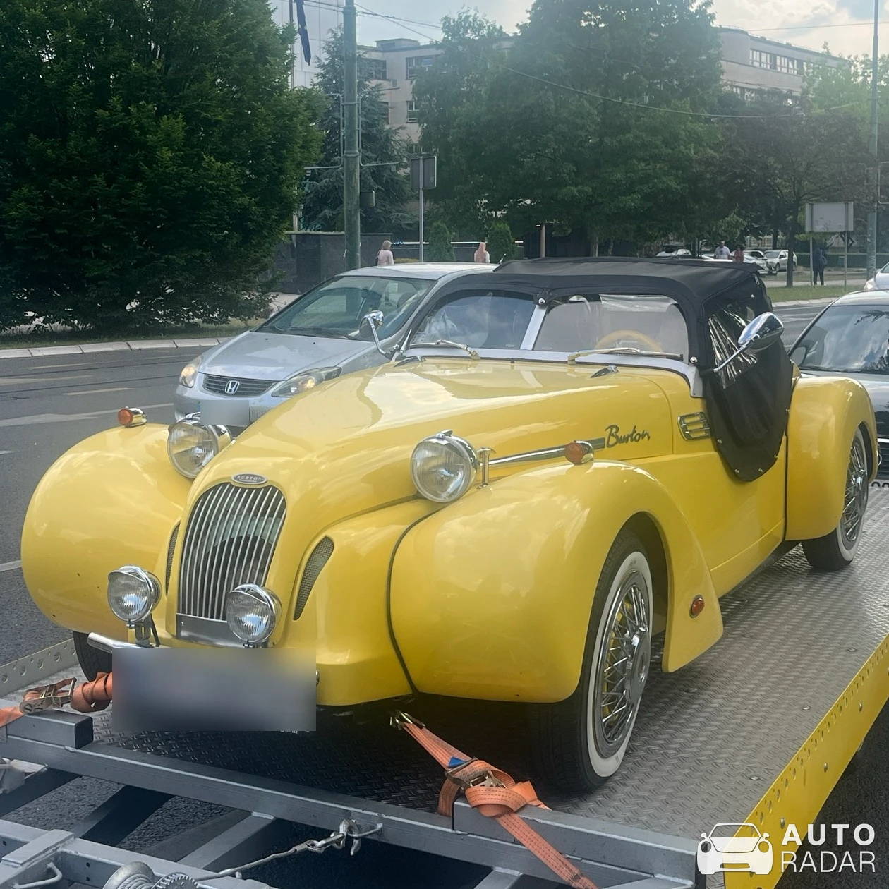 Burton 2CV spotted in Sarajevo