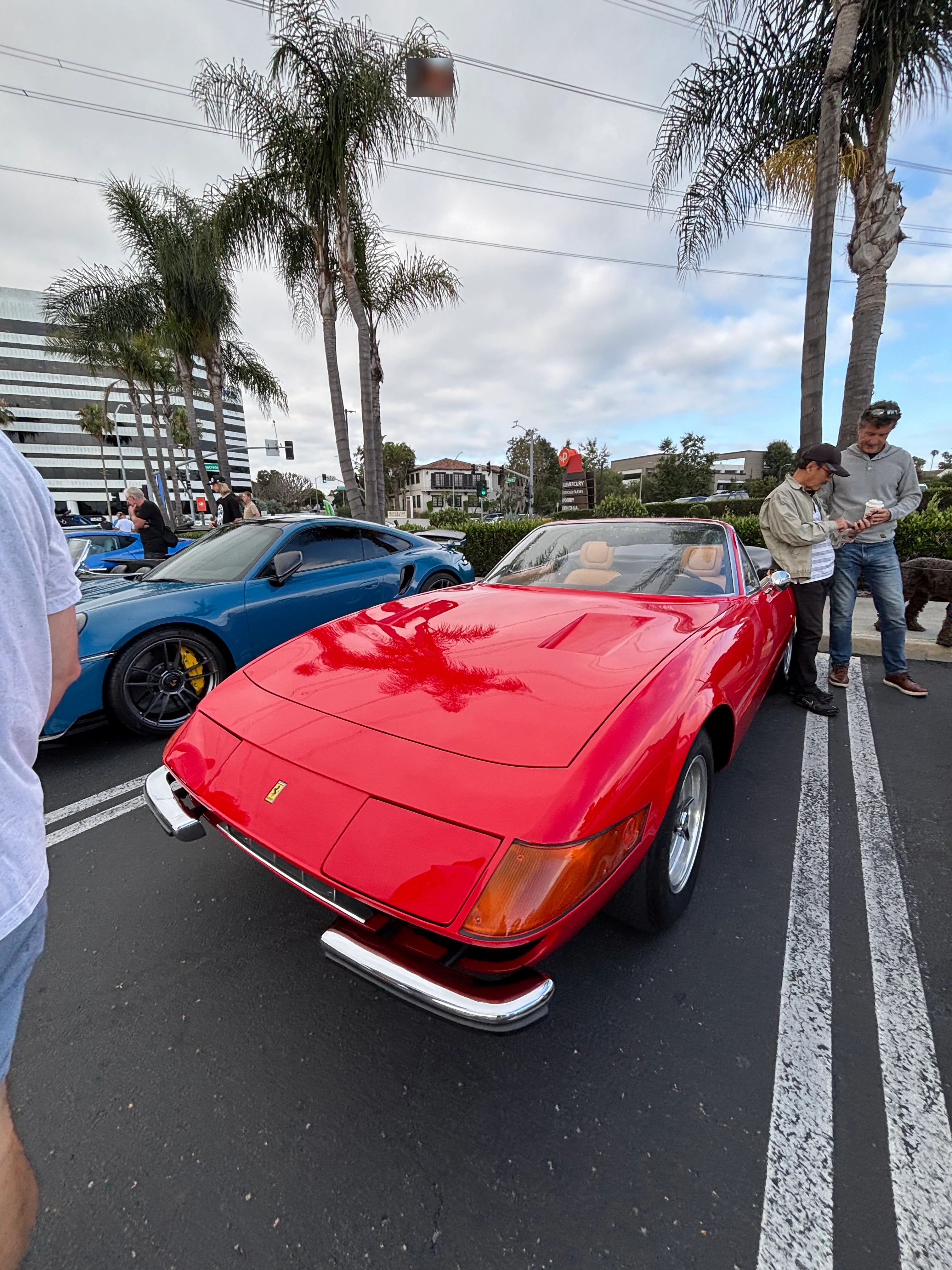 Ferrari 365 GTS/4 Daytona spotted in El Segundo