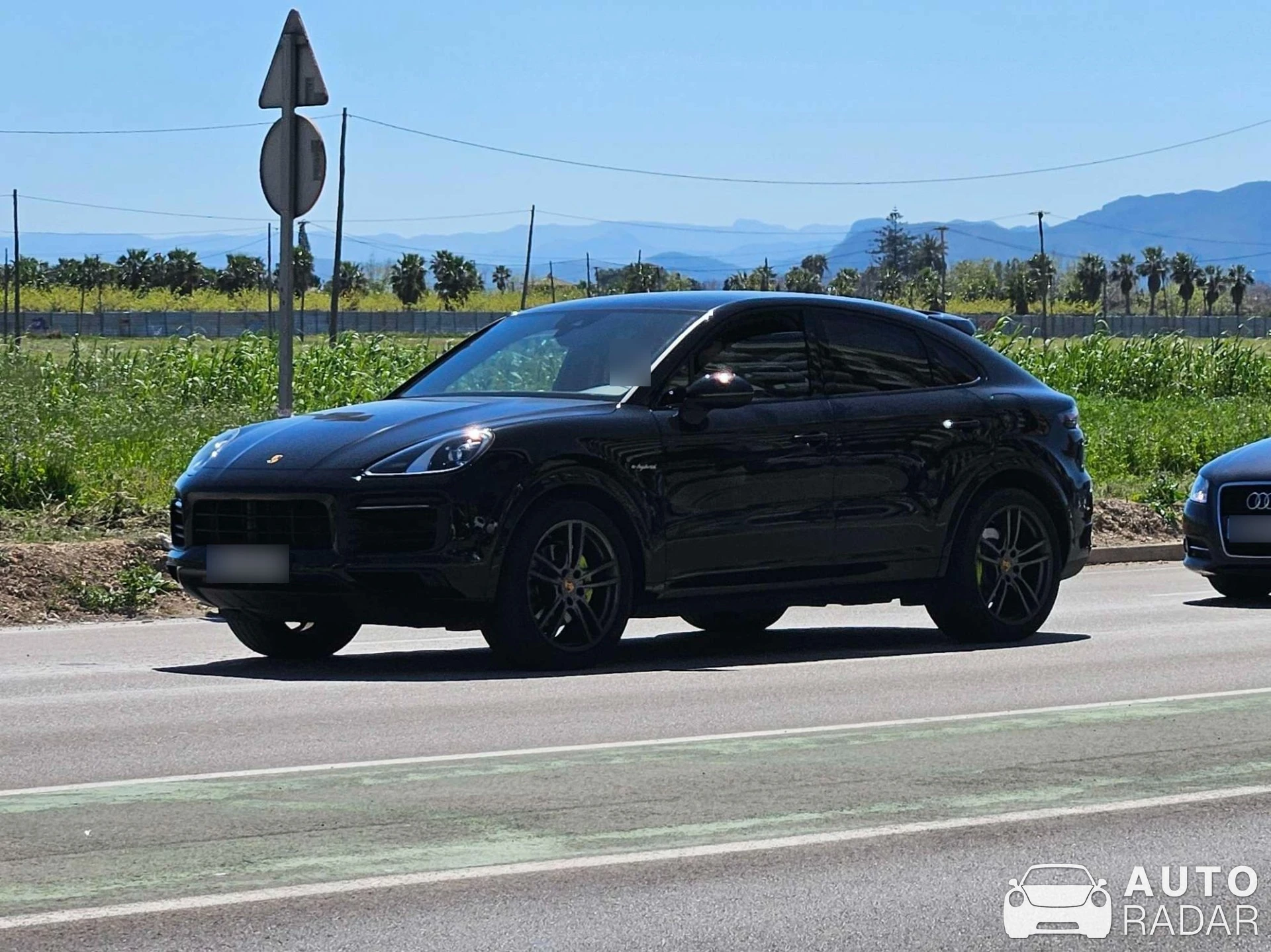 Porsche Cayenne Coupé E-Hybrid spotted in Alzira