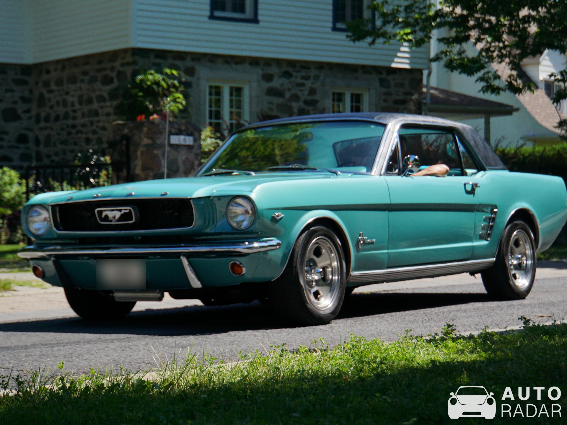 Ford Mustang Coupé 1966 spotted in Longueuil
