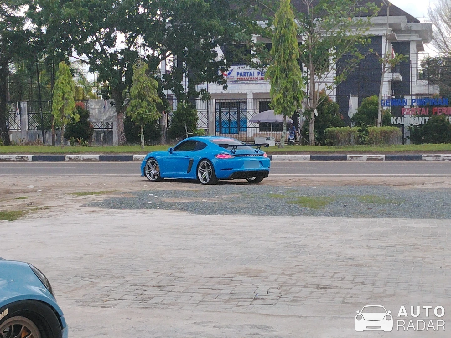Porsche 718 Cayman GT4 spotted in Palangka Raya
