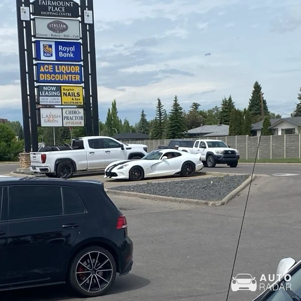 Dodge Viper GTS spotted in Calgary