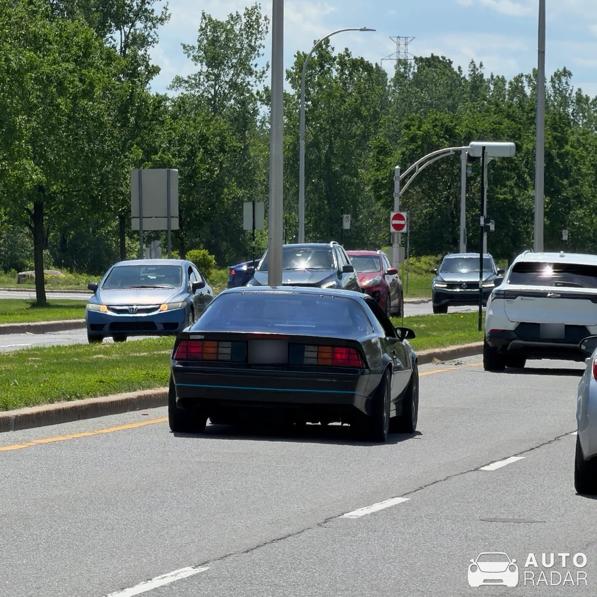 Chevrolet Camaro IROC-Z spotted in Longueuil