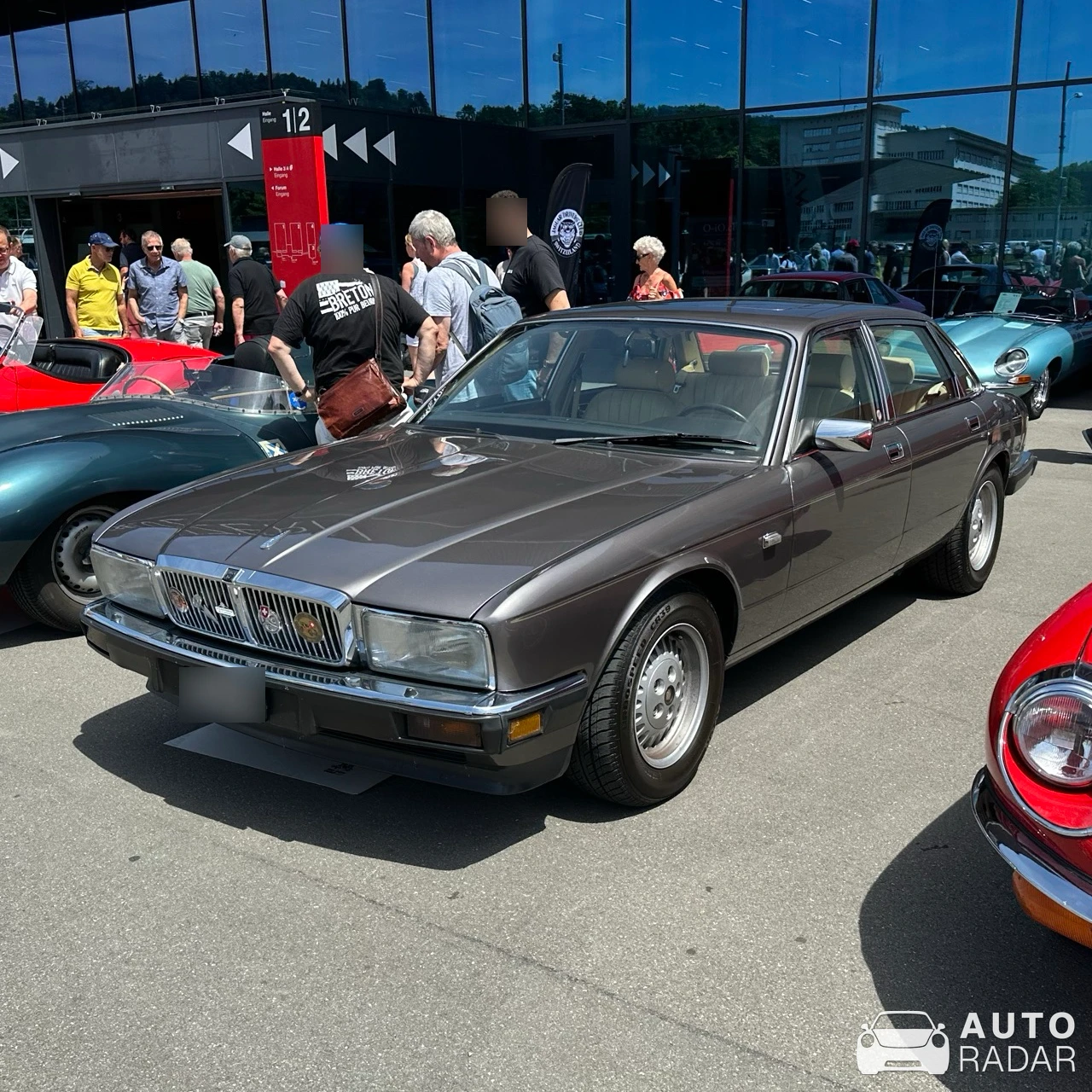 Jaguar XJ6 spotted in Luzern