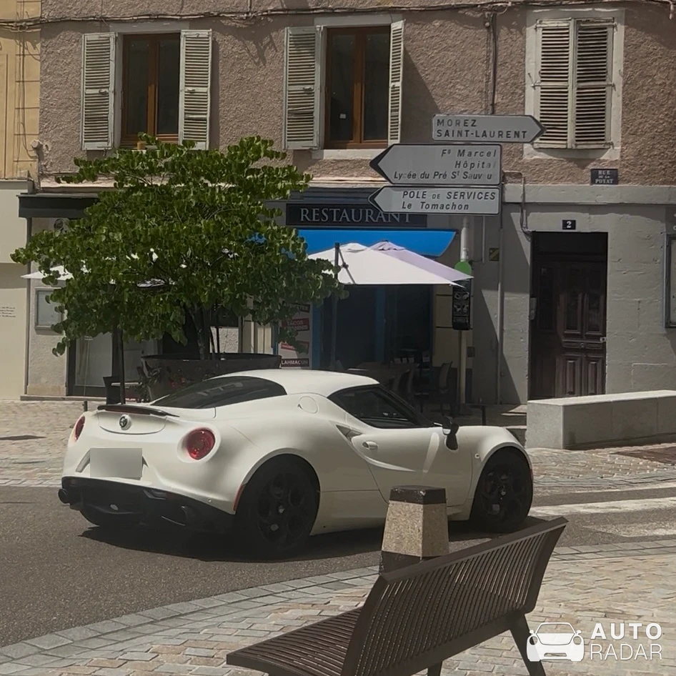 Alfa Romeo 4C Coupé spotted in Geneva