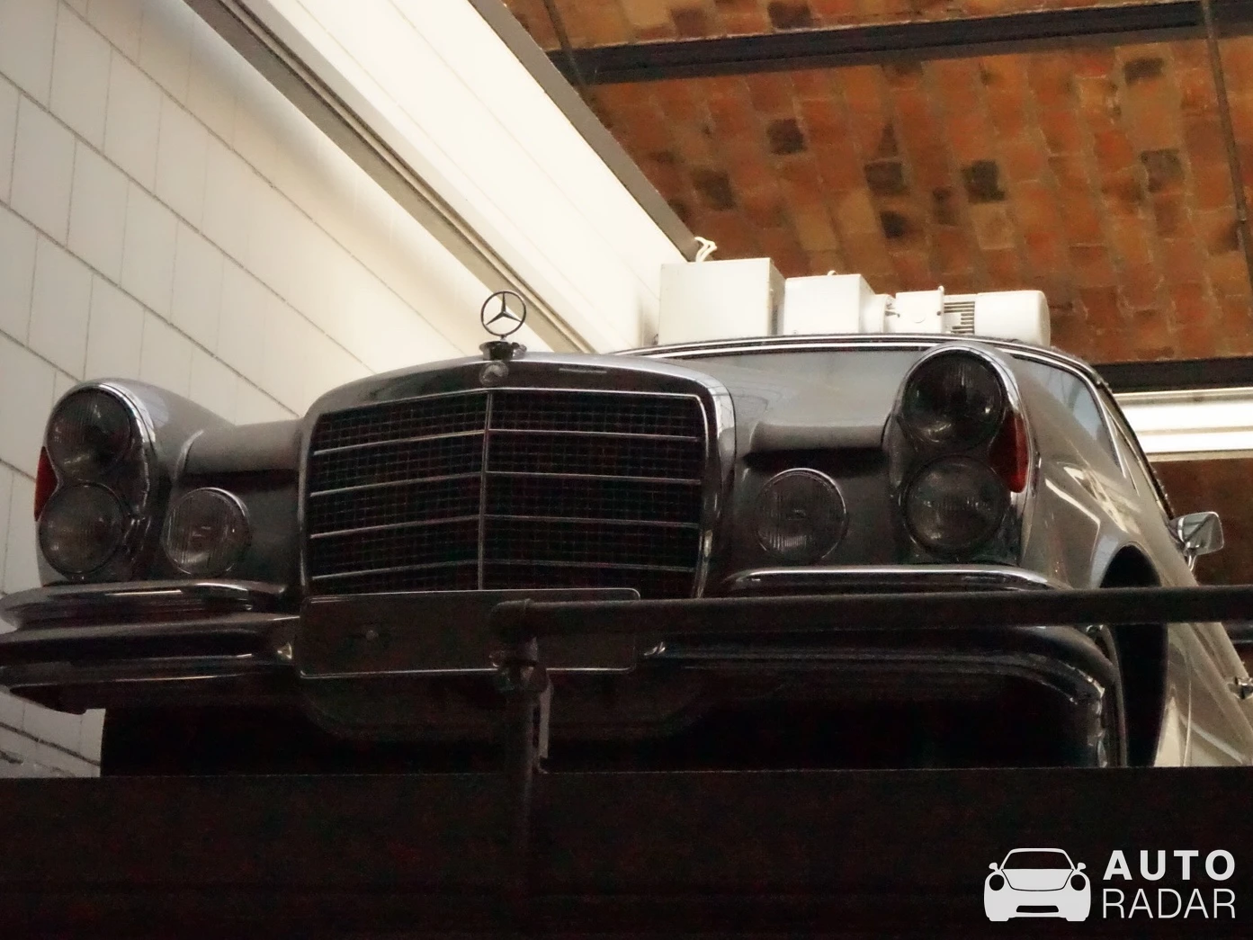Mercedes-Benz W111 spotted in Berliini