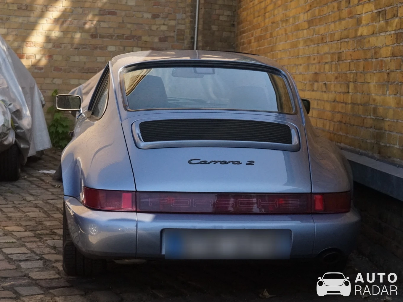 Porsche 964 Carrera 2 spotted in Berliini