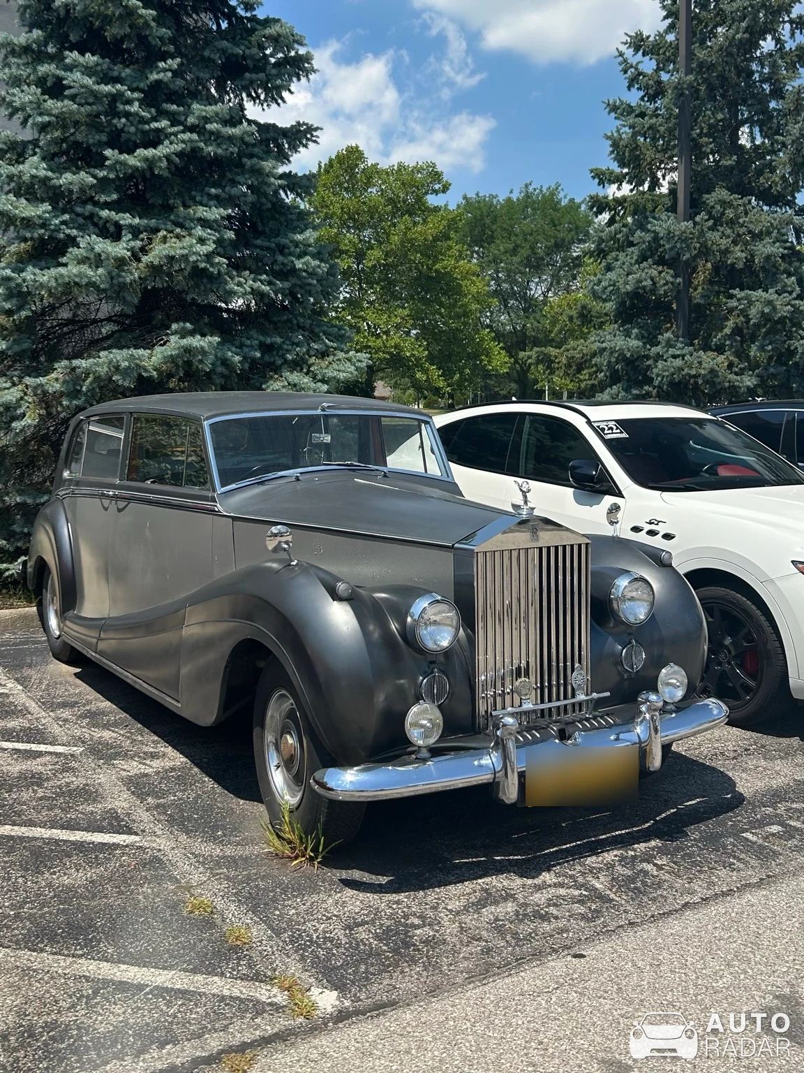 Rolls-Royce Silver Cloud spotted in Dublin