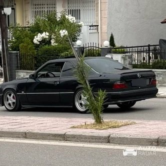Mercedes-Benz E 36 spotted in Oraiokastro
