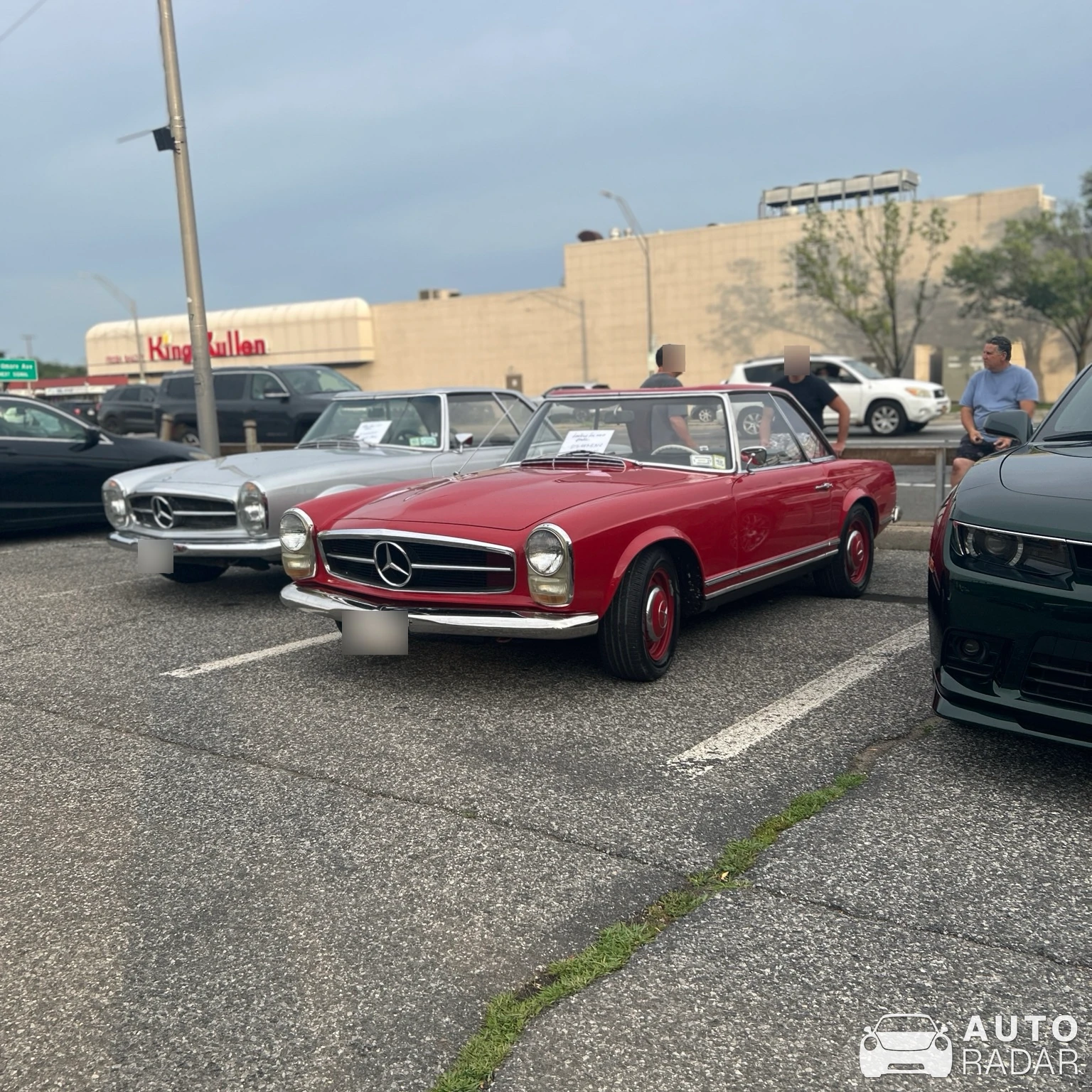 Mercedes-Benz 280SL W113 spotted in Gilgo