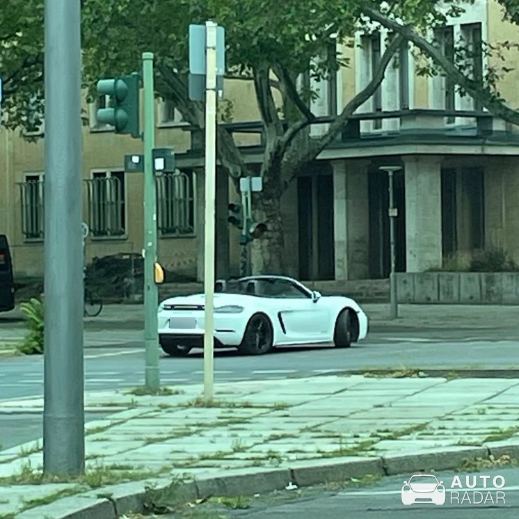 Porsche 718 Boxster GTS 4.0 spotted in Berlin