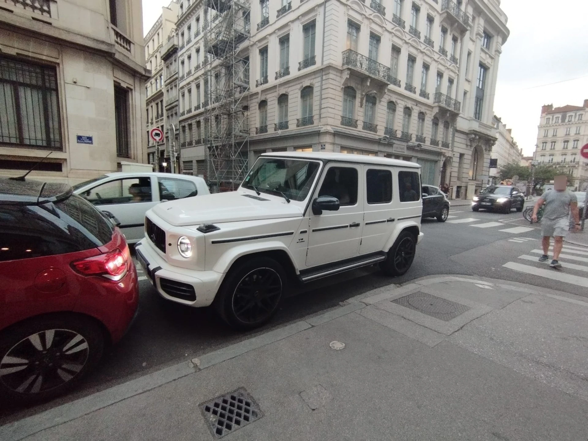 Mercedes-Benz G 63 AMG 2012 spotted in Lyon, France