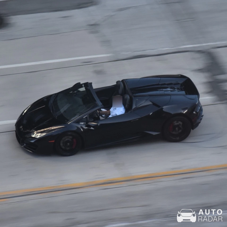 Lamborghini Huracán LP610-4 Spyder spotted in Los Angeles
