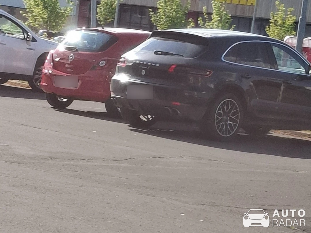Porsche Macan S spotted in Lenart