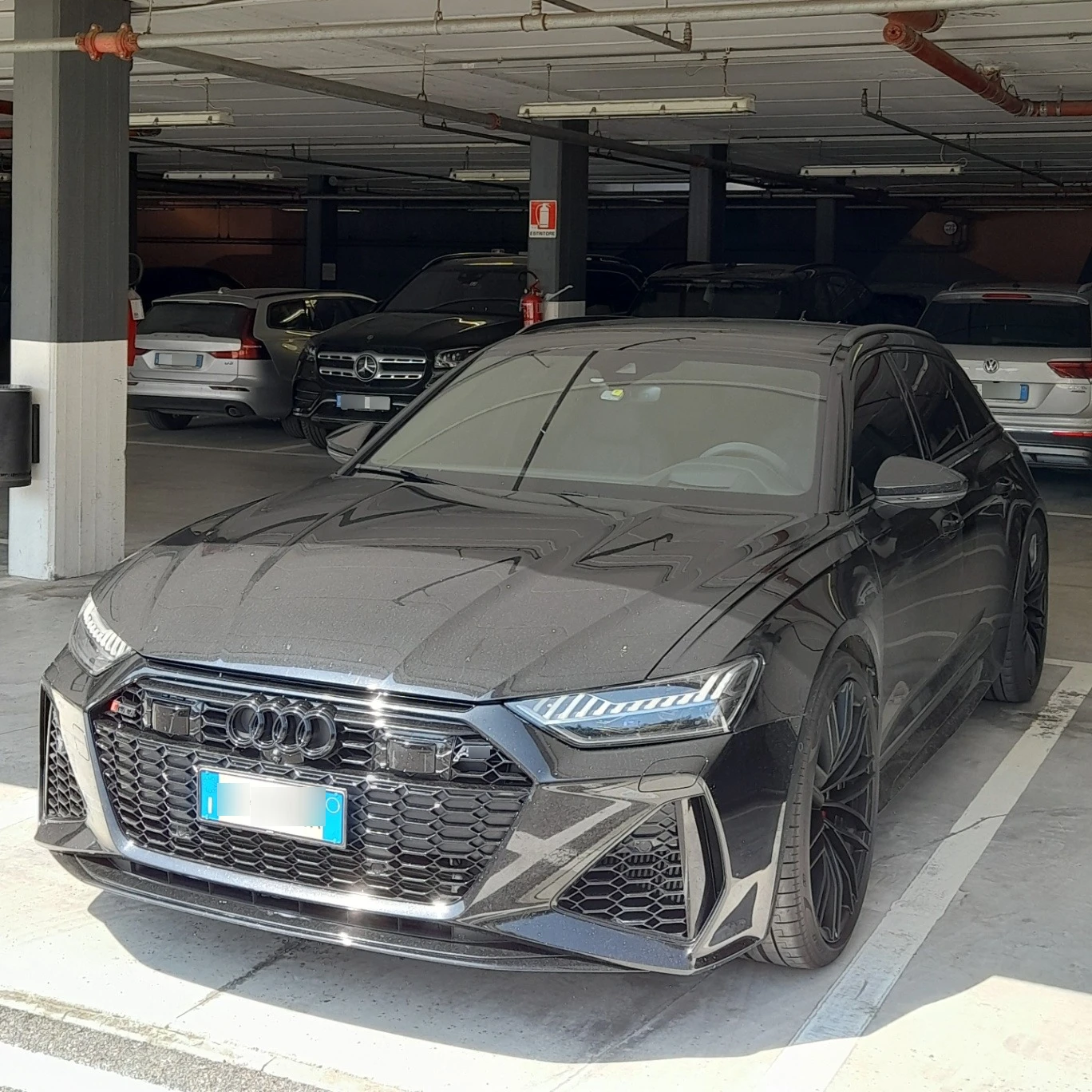 Audi RS6 Avant C8 spotted in Bergamo, Italia