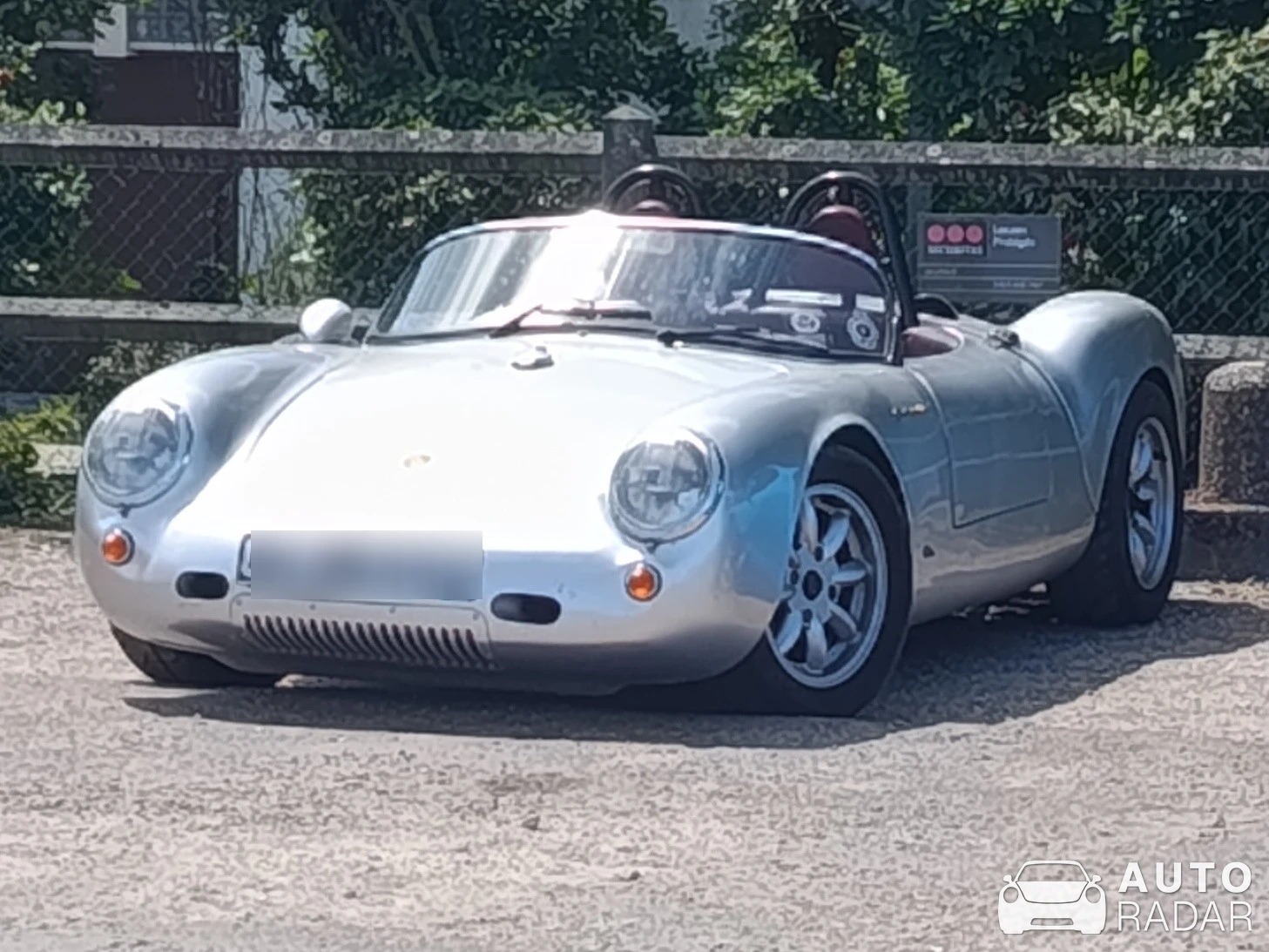 Porsche 550 spotted in Bénouville