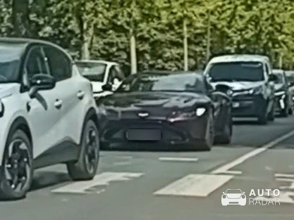 Aston Martin V8 Vantage spotted in Olivet