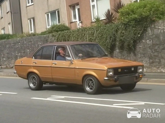 Ford Escort Mk2 spotted in Menai Bridge