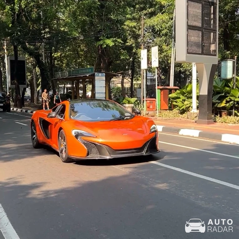 McLaren 650S spotted in South Jakarta