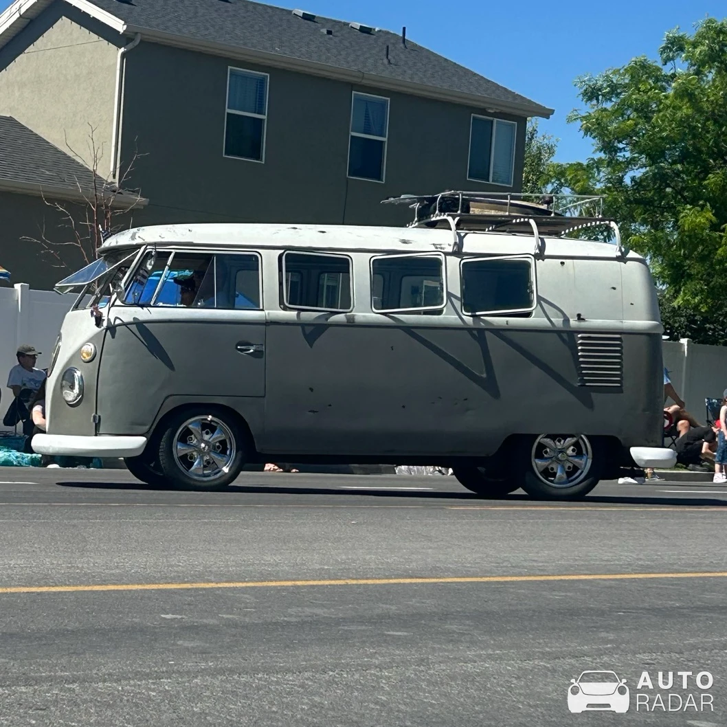 Volkswagen T1 Samba Bus spotted in Saratoga Springs
