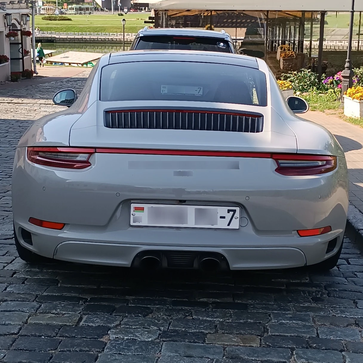 Porsche 911 (964) Carrera spotted in Минск, Беларусь