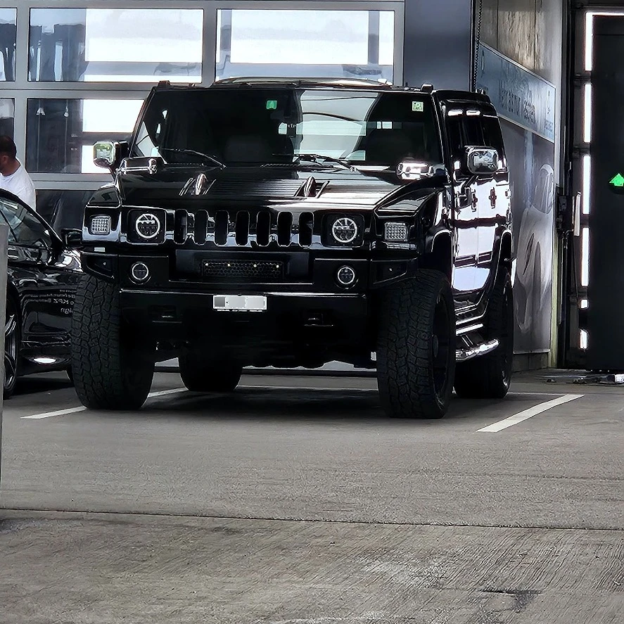 Hummer H2 spotted in Leonding, Österreich