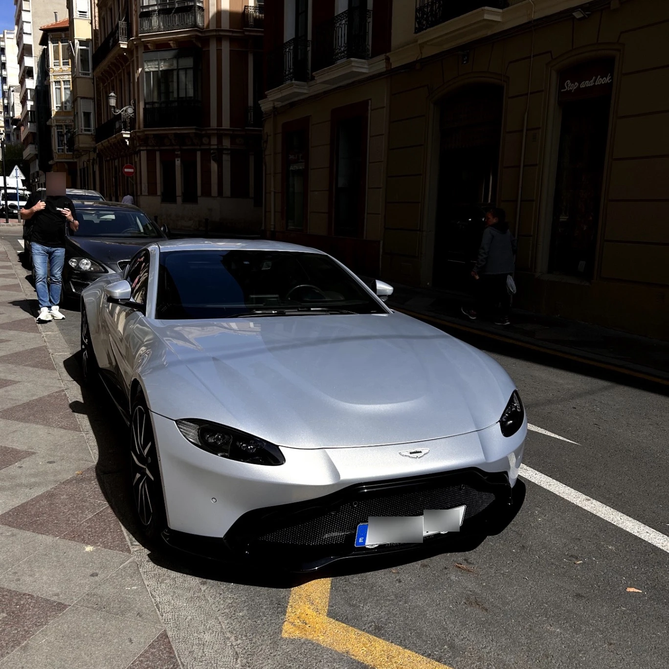 Aston Martin V8 Vantage spotted in Аликанте, Испания