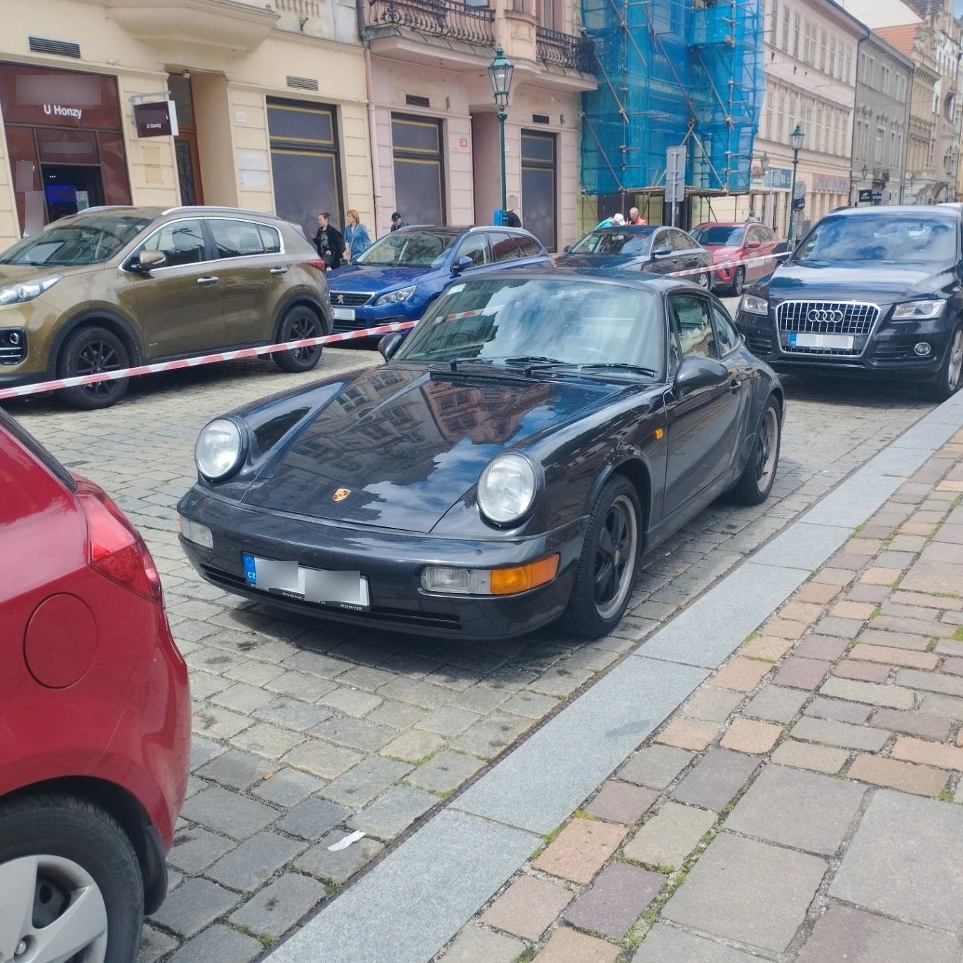 Porsche 964 Carrera spotted in Plzeň 3, Česko