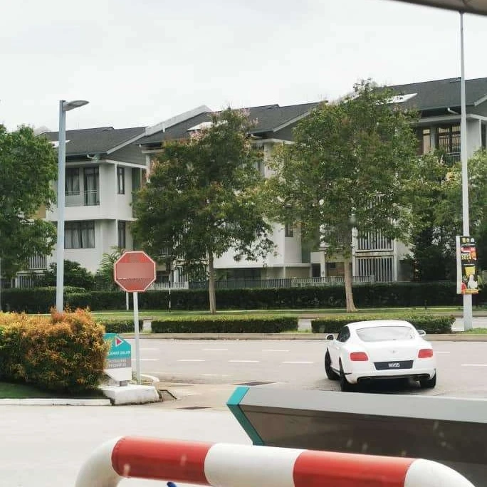 Bentley Continental GT spotted in Putrajaya, Malaysia