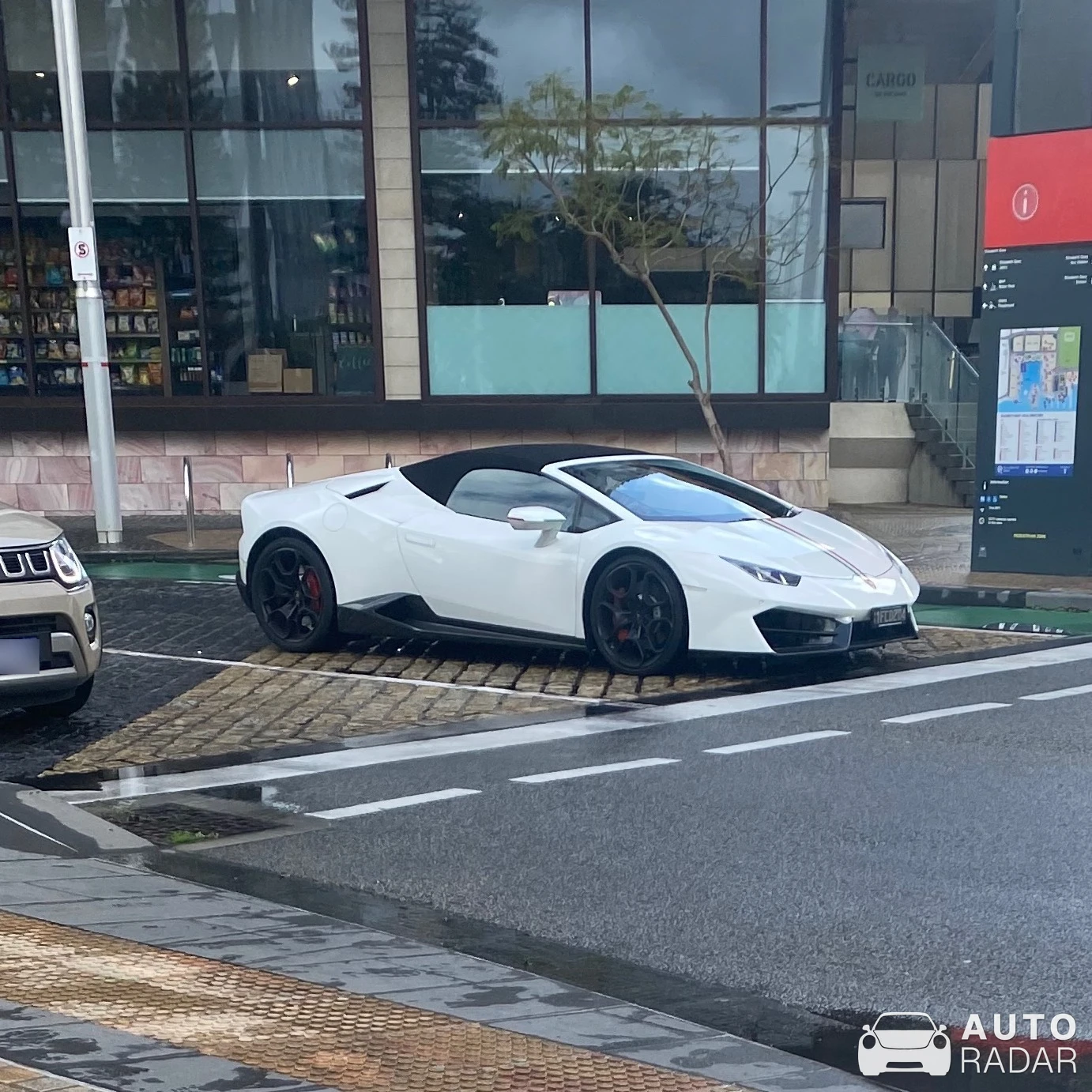 Lamborghini Huracán LP580-2 Spyder spotted in Perth, Australia