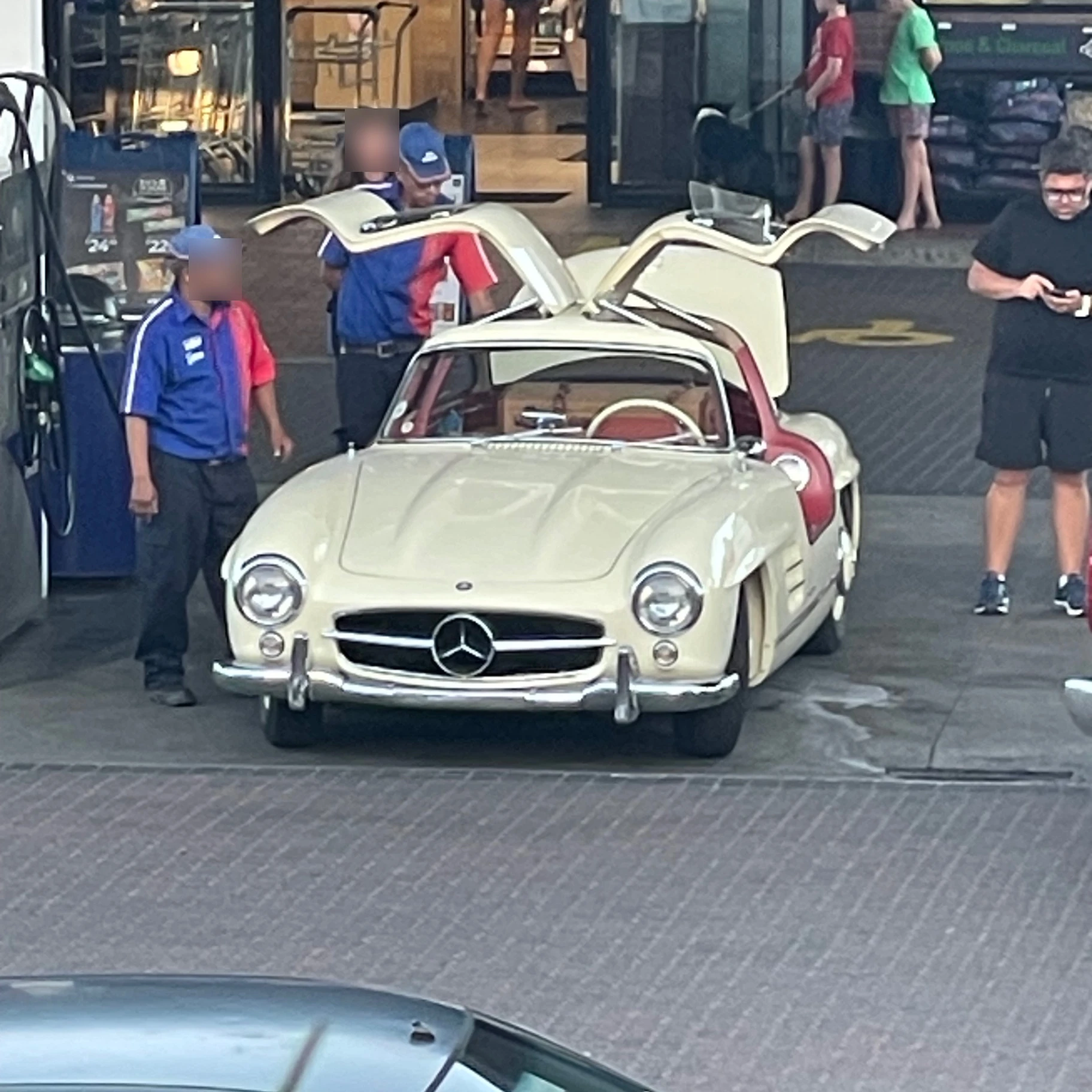 Mercedes-Benz 300SL Gullwing spotted in Paarl, South Africa