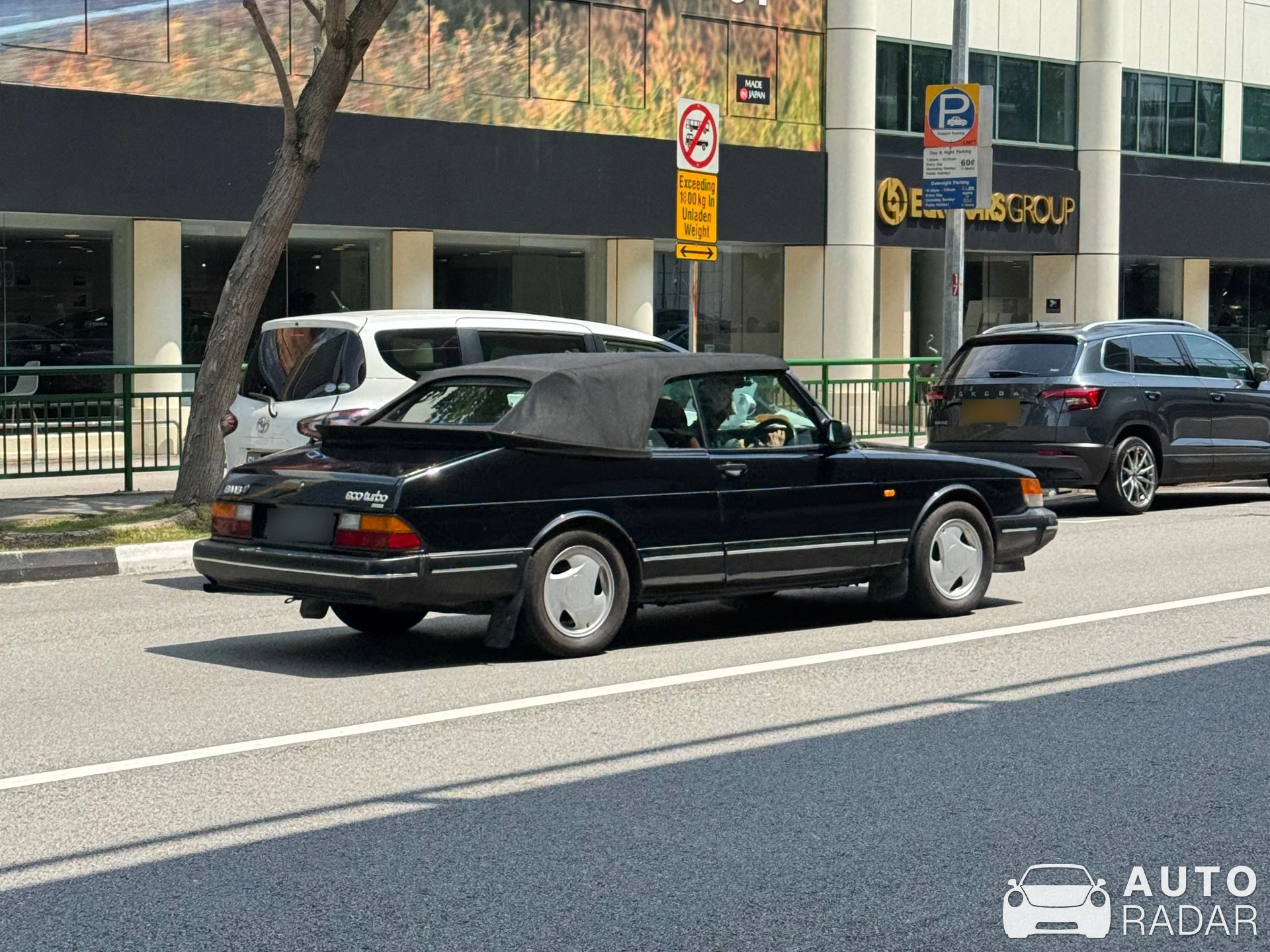 Saab 900S Turbo Cabriolet spotted in Singapore