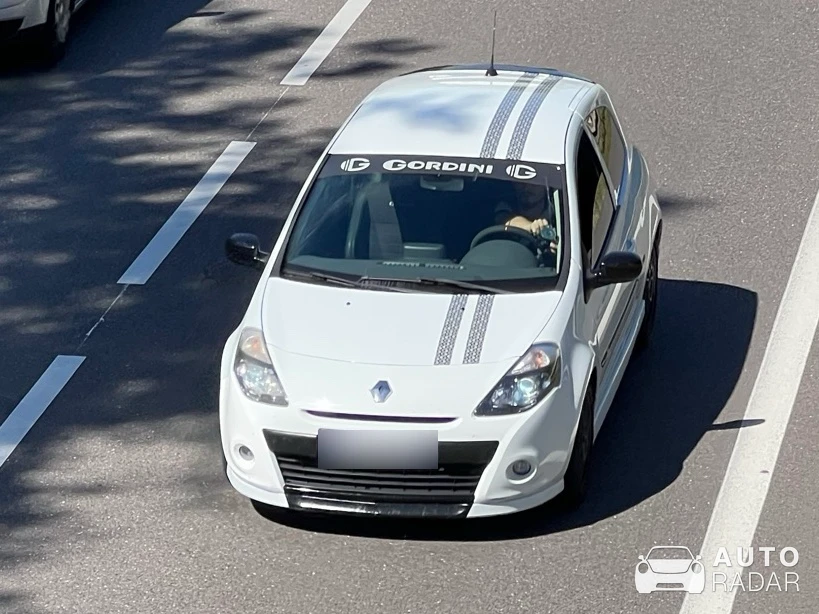 Renault Clio spotted in Dommartin-lès-Toul