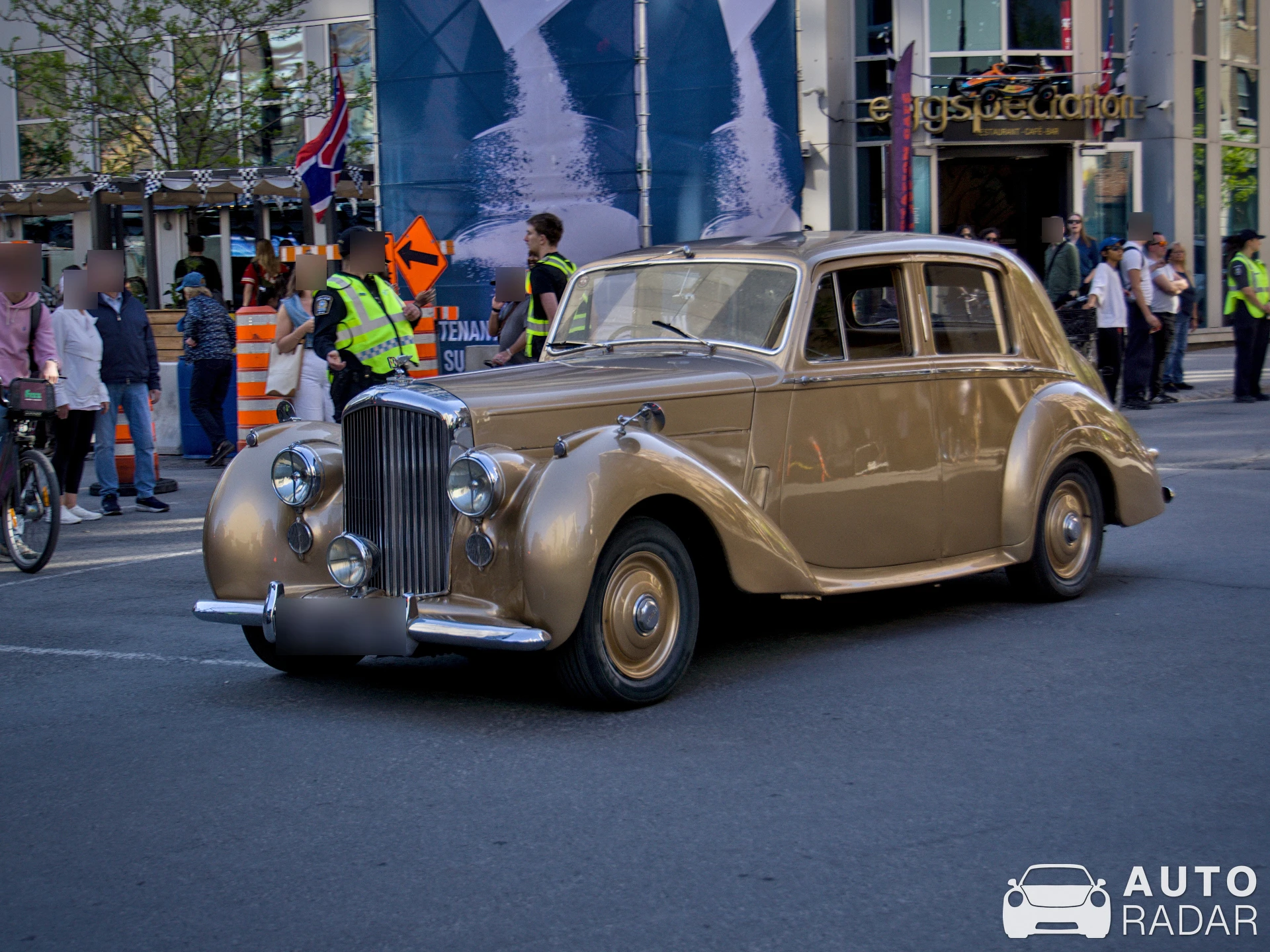 Bentley MKVI spotted in Montréal