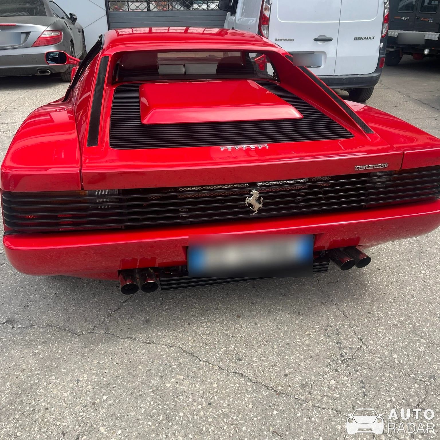 Ferrari Testarossa spotted in Naples