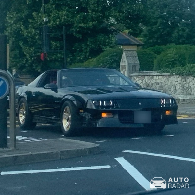Chevrolet Camaro IROC-Z spotted in Hounslow