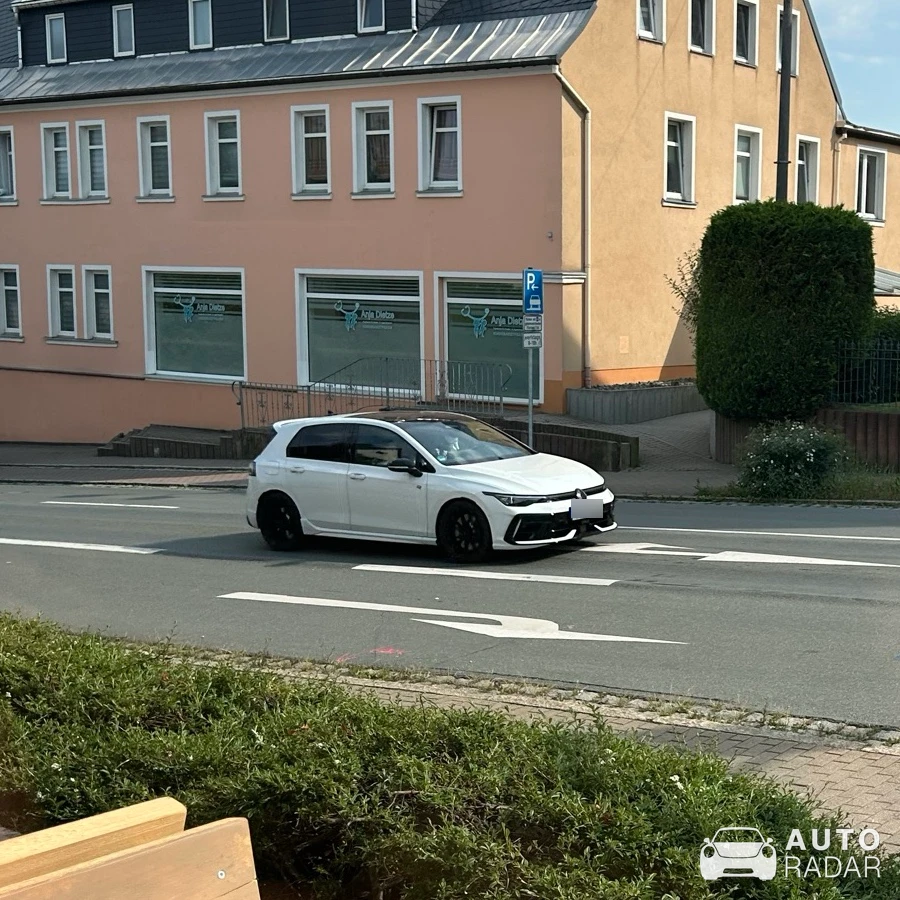 Volkswagen Golf 8 R spotted in Zwönitz