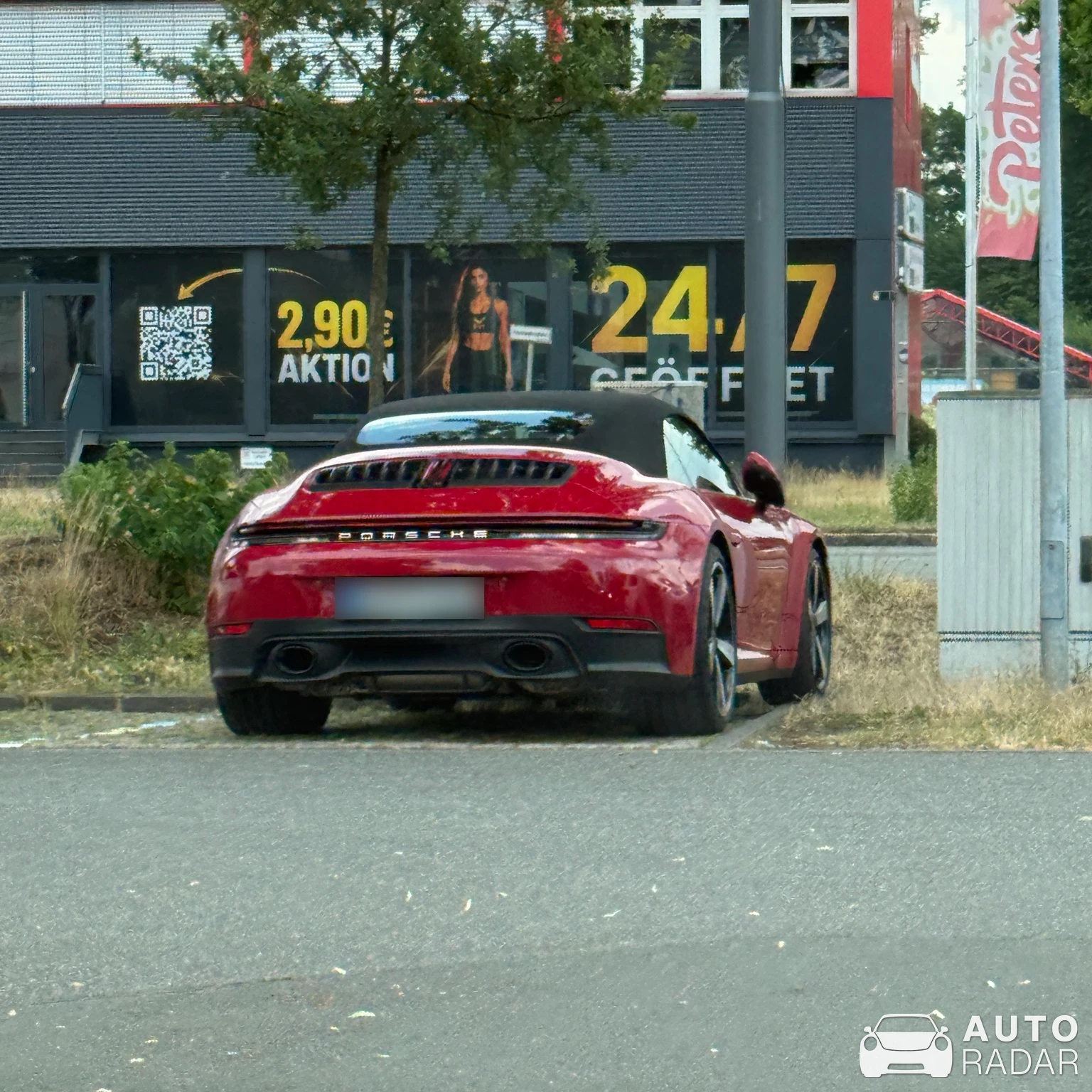 Porsche 992 Carrera Cabriolet MkI spotted in Bremen