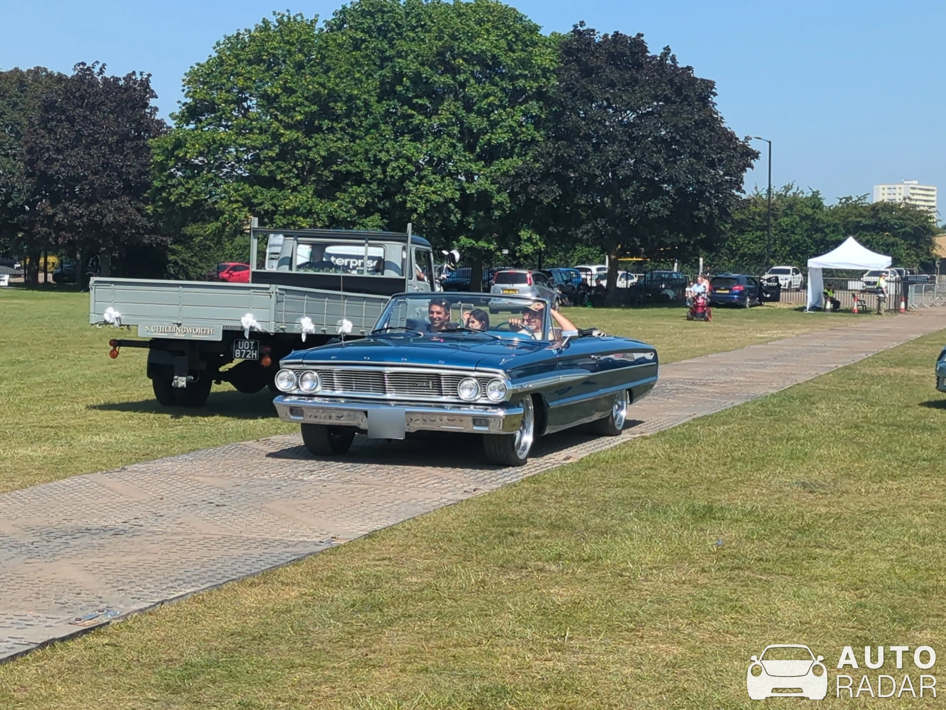 Ford Galaxie 500 Convertible spotted in Enfield