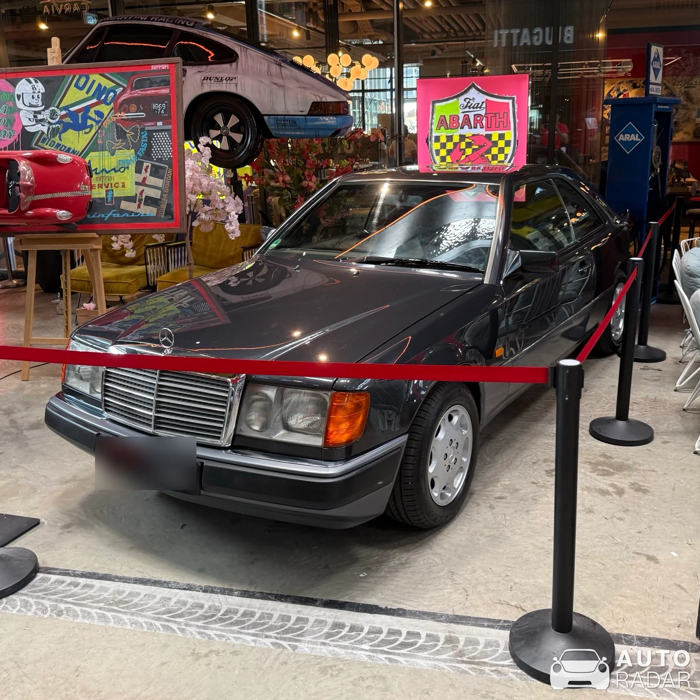 Mercedes-Benz 300CE spotted in München