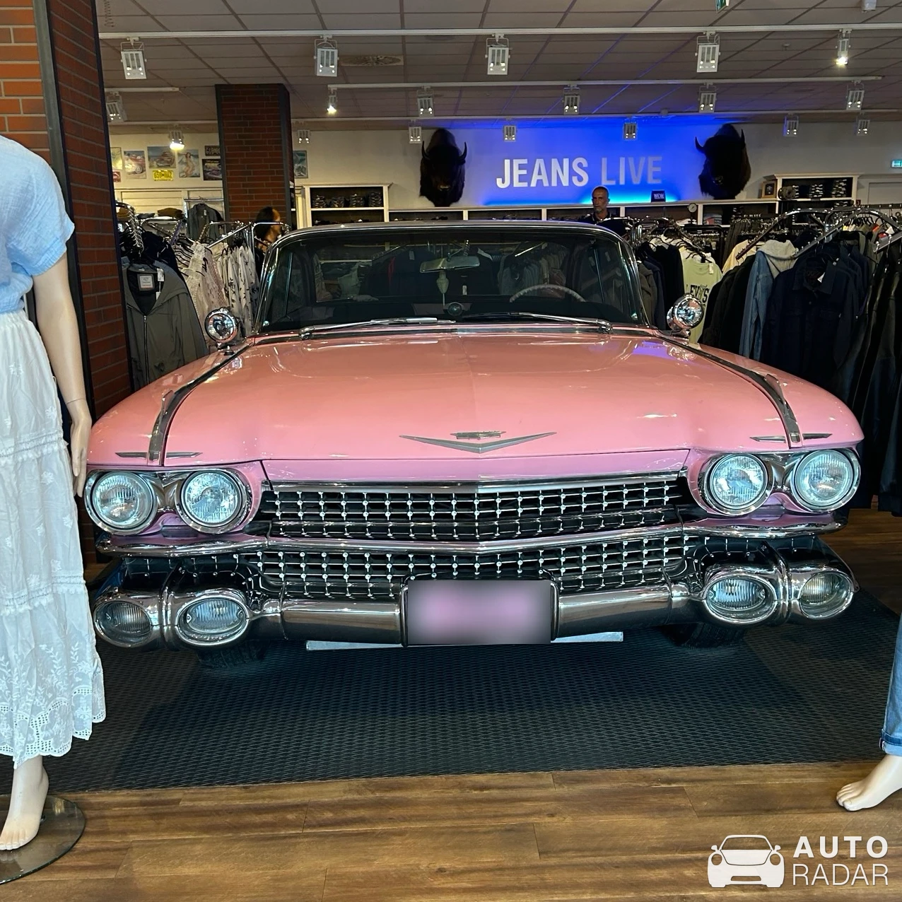 Cadillac Series 62 spotted in Chemnitz