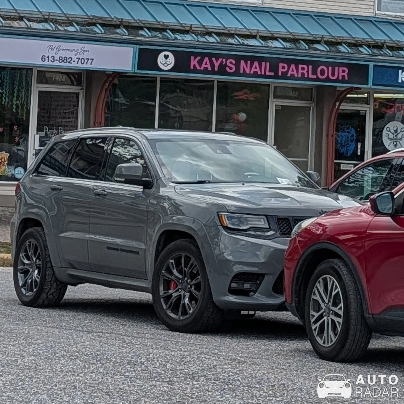 Jeep Grand Cherokee SRT 2017 spotted in Stittsville