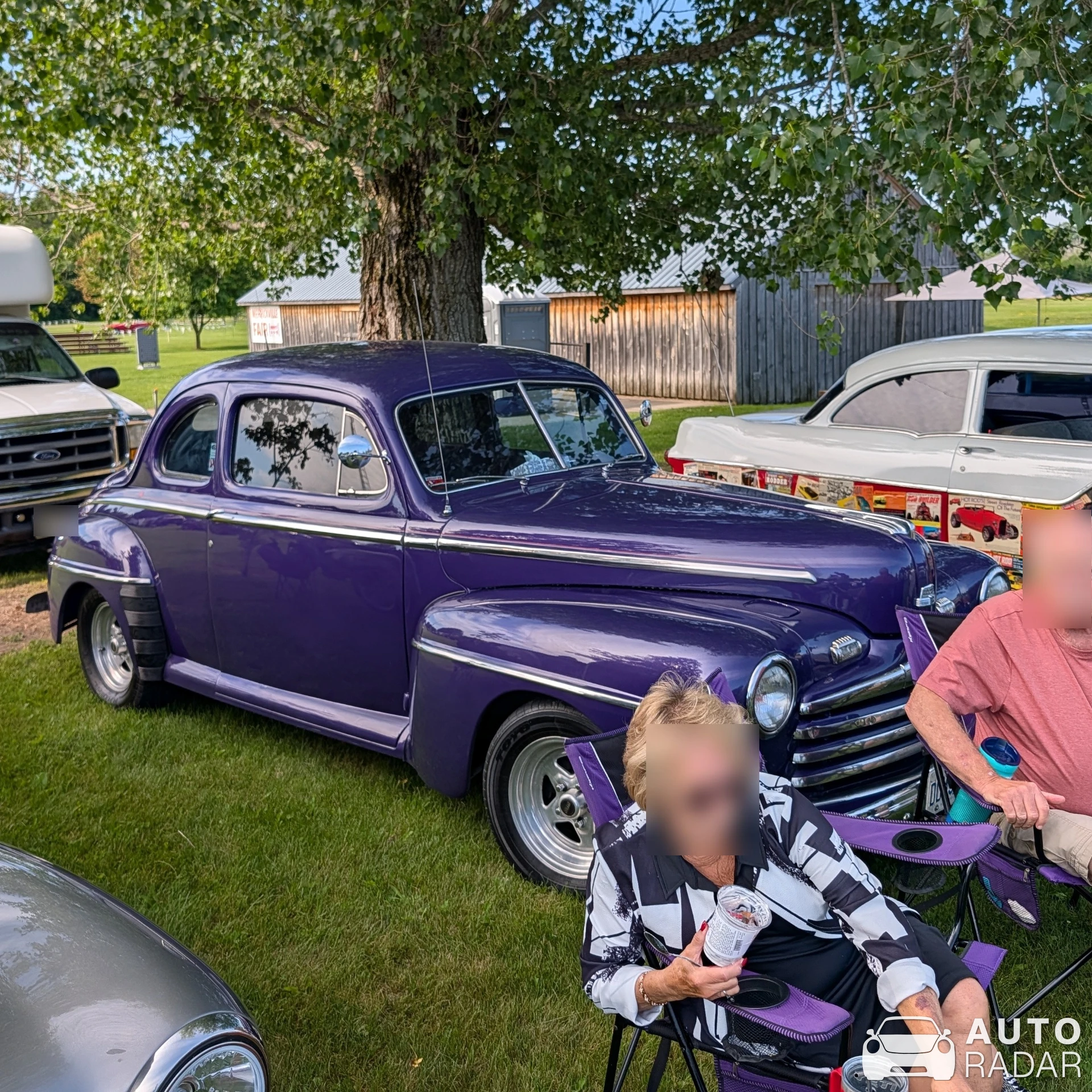 Ford Super Deluxe Coupé spotted in Merrickville