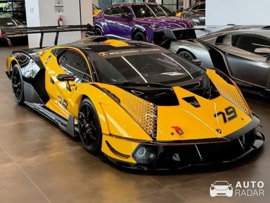 Lamborghini Essenza SCV12 spotted in Cento