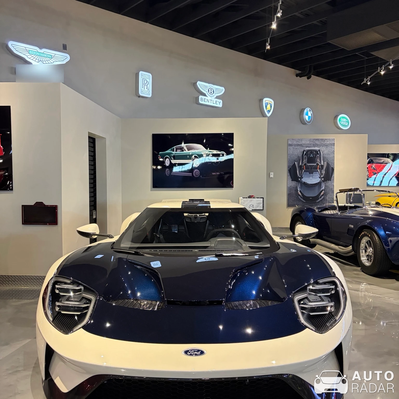 Ford GT spotted in Palm Springs
