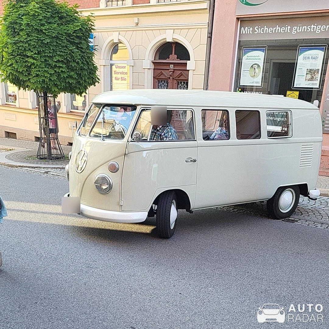 Volkswagen T1 Samba Bus spotted in Annaberg-Buchholz