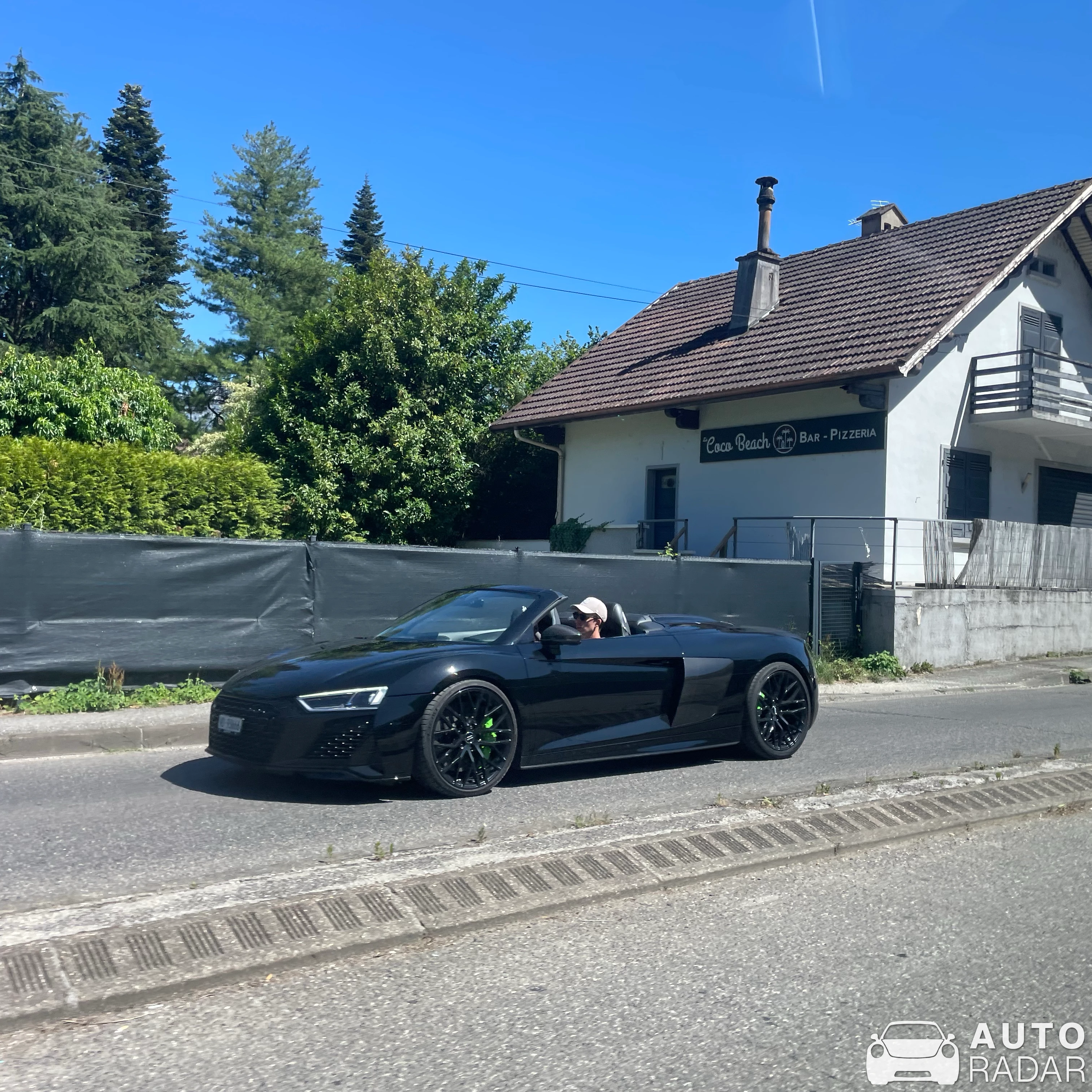 Audi R8 V10 Spyder spotted in Sillingy
